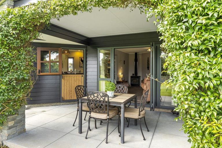 Photo of property in 16 Kaitawa Road, Pahiatua, 4981