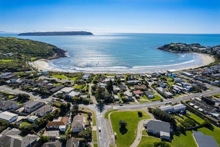 Photo of property in 2 Te Pene Avenue, Titahi Bay, Porirua, 5022