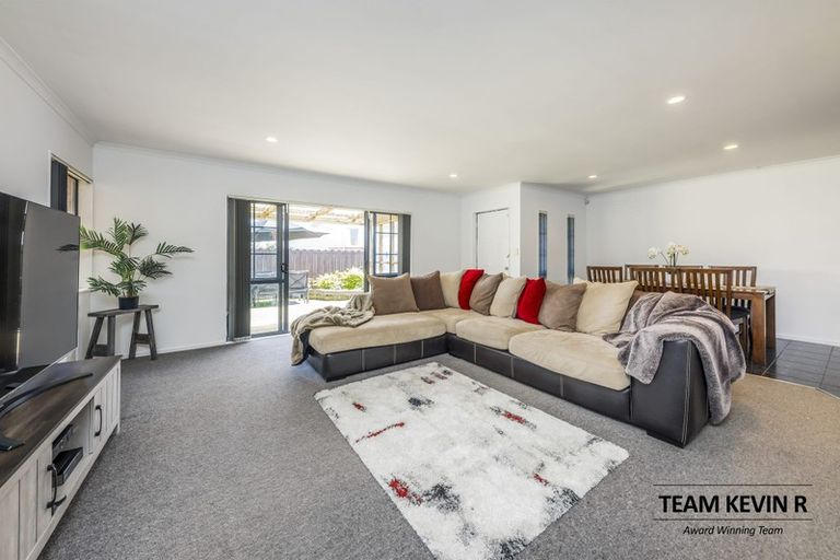 Photo of property in 10 Royalpark Place, Favona, Auckland, 2024