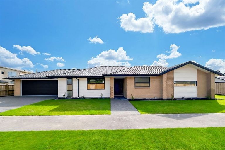 Photo of property in 1 Ella Street, Rolleston, 7614