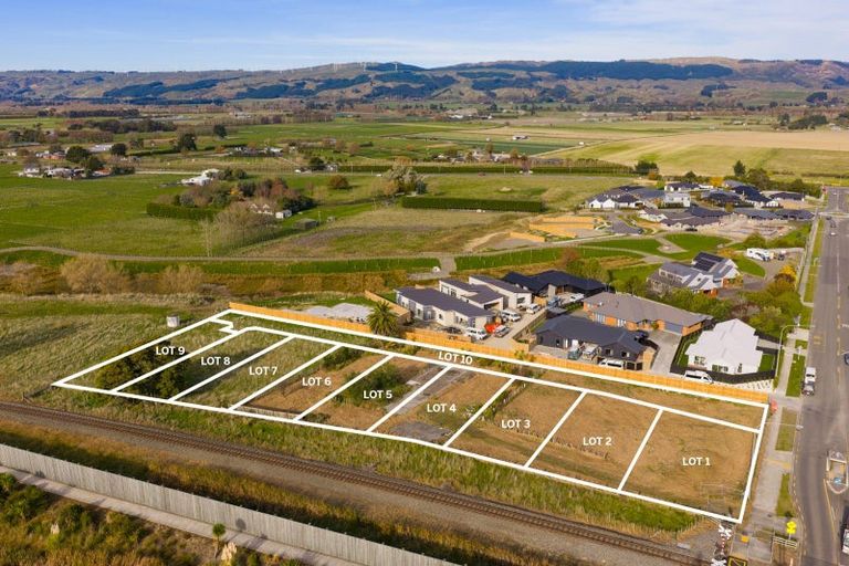 Photo of property in 48 James Line, Kelvin Grove, Palmerston North, 4414