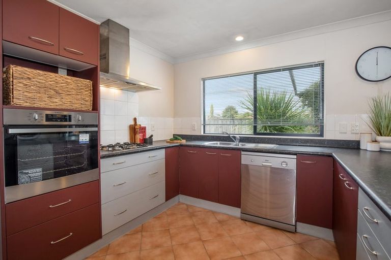 Photo of property in 155 Guildford Drive, Paraparaumu Beach, Paraparaumu, 5032