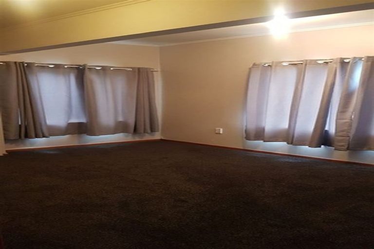 Photo of property in 51 Strid Road, Te Atatu South, Auckland, 0610