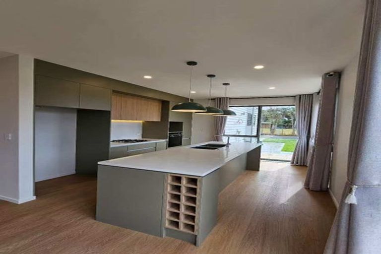 Photo of property in 3 Yellow Pear Lane, Karaka, 2578