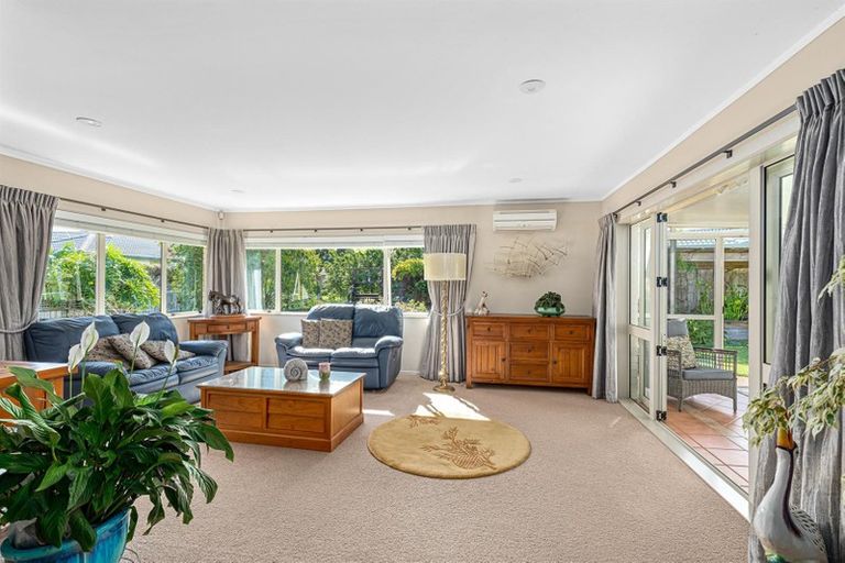 Photo of property in 39 Lakeside Drive, Orewa, 0931