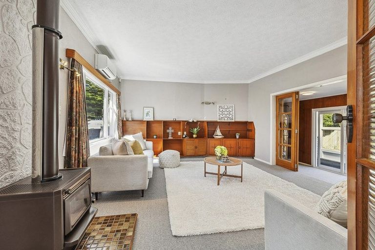 Photo of property in 5 Champion Street, Ranui, Porirua, 5024