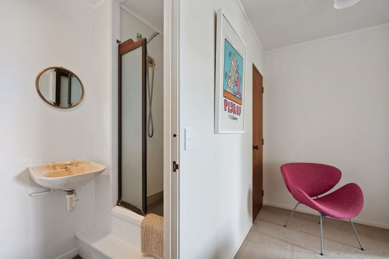 Photo of property in 3/3 Peter Terrace, Castor Bay, Auckland, 0620