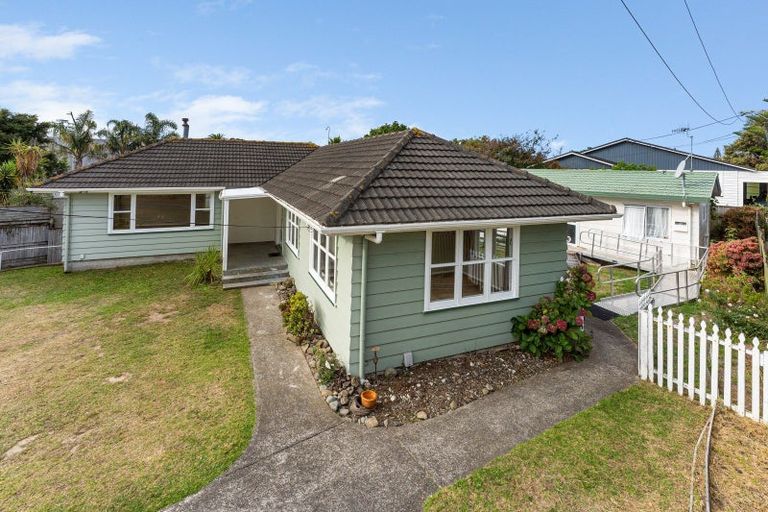 Photo of property in 9 Bluegum Road, Paraparaumu Beach, Paraparaumu, 5032