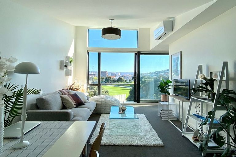 Photo of property in Nouvo Apartments, 5b/21 Rugby Street, Mount Cook, Wellington, 6021