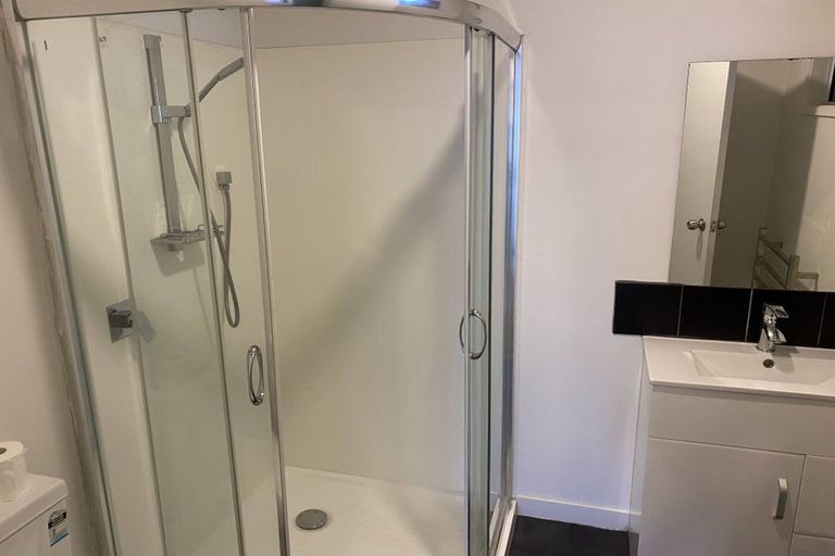 Photo of property in 43 Fitzwater Place, Henderson, Auckland, 0612