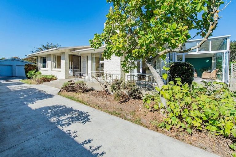 Photo of property in 64 Carruthers Street, Ilam, Christchurch, 8041