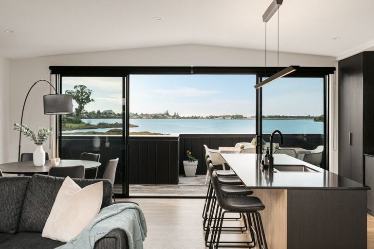 Photo of property in 31 Hinaki Street, Poike, Tauranga, 3112