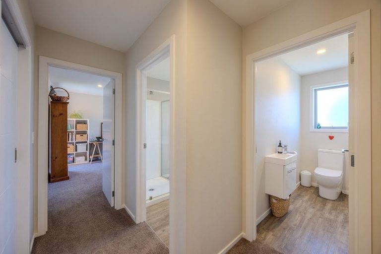 Photo of property in 4 Kingfisher Crescent, Albert Town, Wanaka, 9305