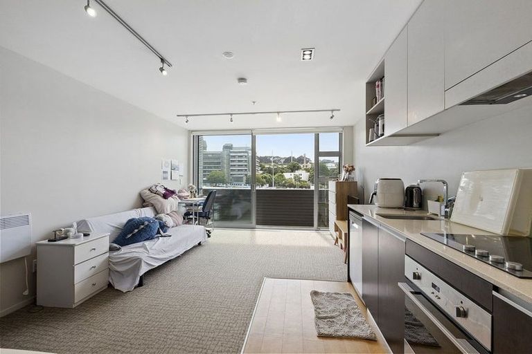 Photo of property in Masina Apartments, 312/80 Riddiford Street, Newtown, Wellington, 6021