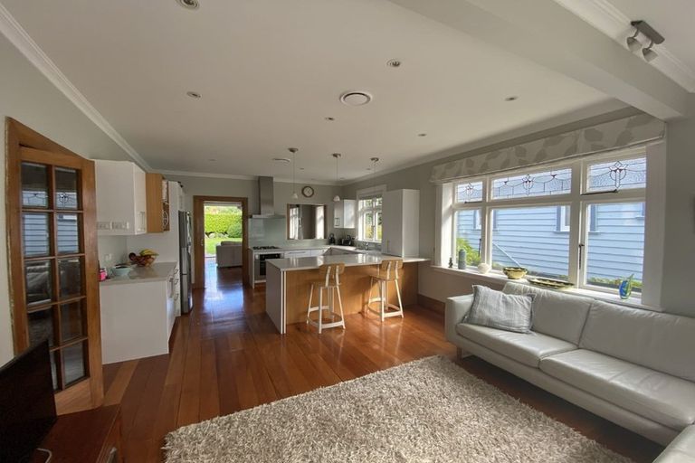 Photo of property in 52 Dundas Street, Seatoun, Wellington, 6022