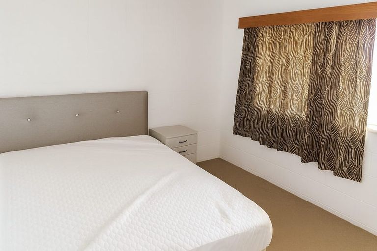 Photo of property in 118 Pupuke Road, Hillcrest, Auckland, 0627