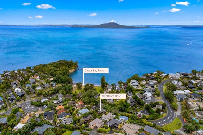 Photo of property in 2/62 Beach Road, Castor Bay, Auckland, 0620