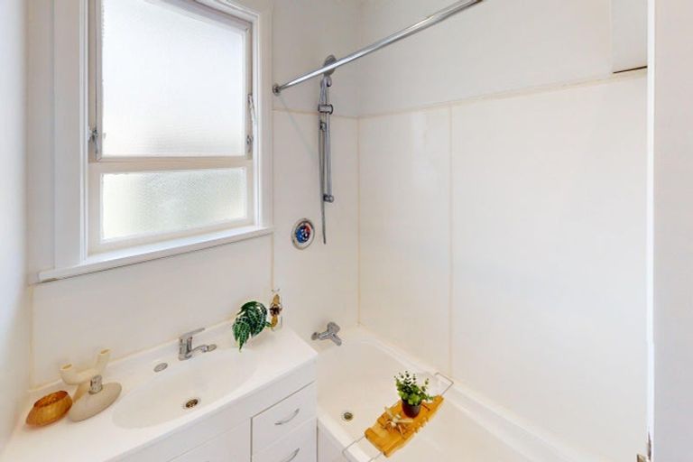 Photo of property in 4 Ross Street, Levin, 5510