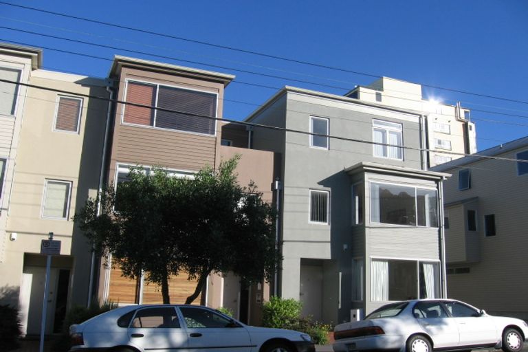 Photo of property in 17/15 Roxburgh Street, Mount Victoria, Wellington, 6011