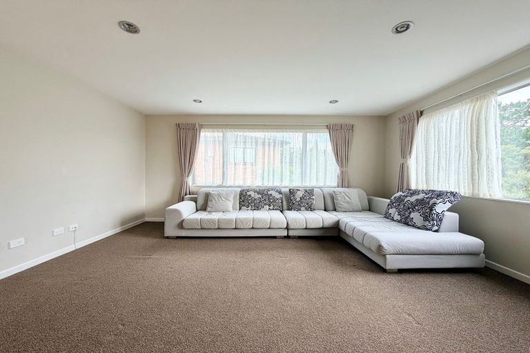 Photo of property in 70 Laurel Oak Drive, Schnapper Rock, Auckland, 0632