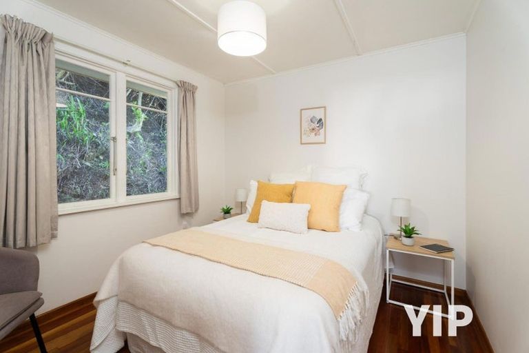 Photo of property in 58 Kenmore Street, Newlands, Wellington, 6037