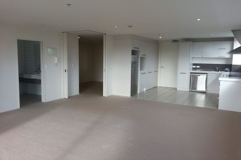 Photo of property in Bella Vista, 2d/84 Gunner Drive, Te Atatu Peninsula, Auckland, 0610