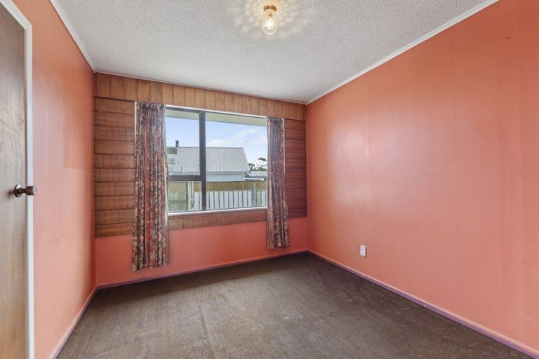 Photo of property in 15 Hewson Crescent, Otaki Beach, Otaki, 5512