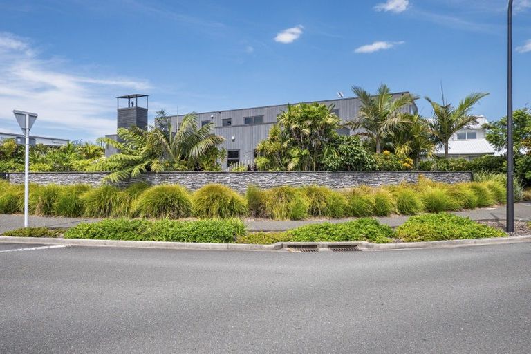 Photo of property in 563 Grenada Street, Papamoa Beach, Papamoa, 3118
