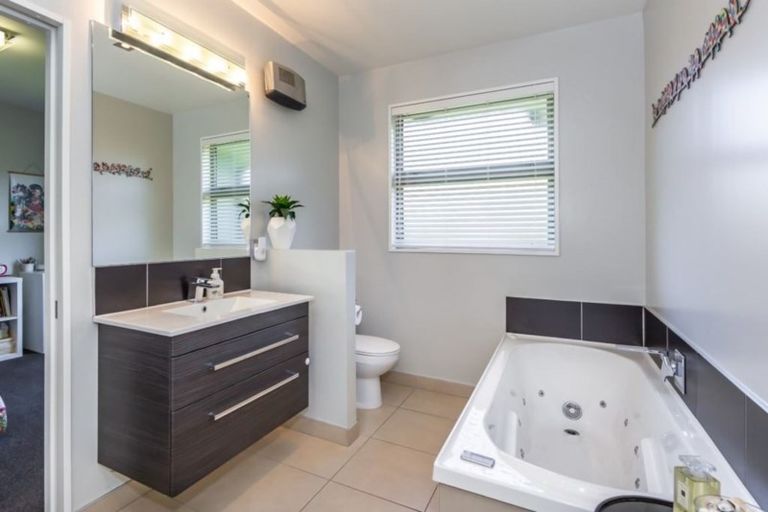 Photo of property in 6 Rosebank Close, Northwood, Christchurch, 8051