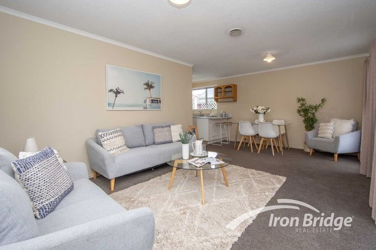 Photo of property in 2/44 Hills Road, Edgeware, Christchurch, 8013