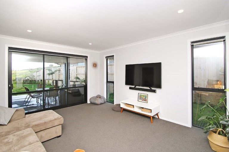 Photo of property in 11 Moira Close, Welcome Bay, Tauranga, 3175