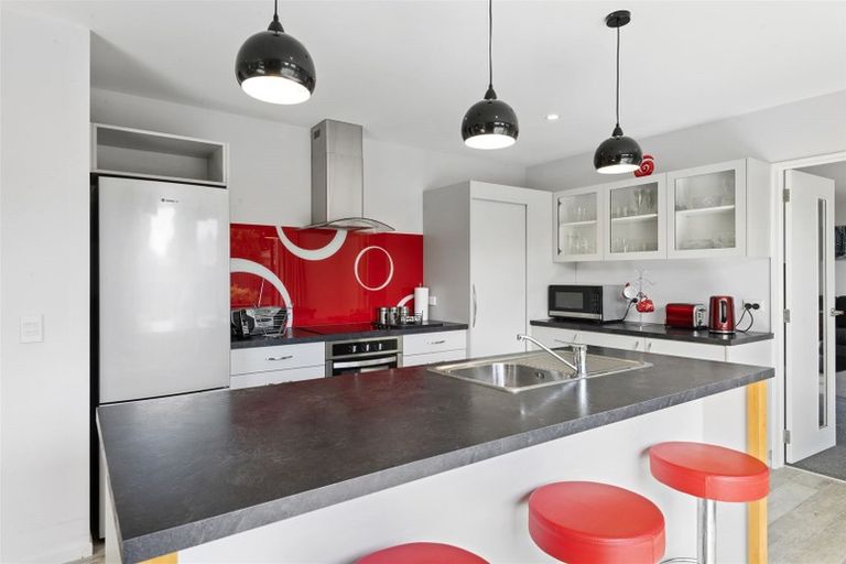 Photo of property in 22 Derrett Place, Saint Martins, Christchurch, 8022