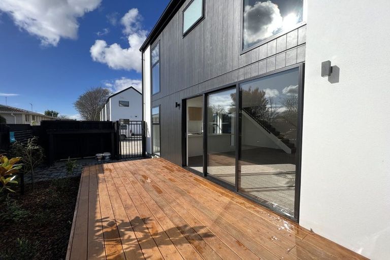 Photo of property in 2/80 Mackworth Street, Woolston, Christchurch, 8062