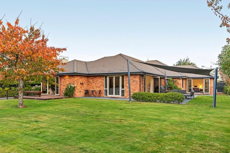 Photo of property in 14 Hussey Road, Harewood, Christchurch, 8051