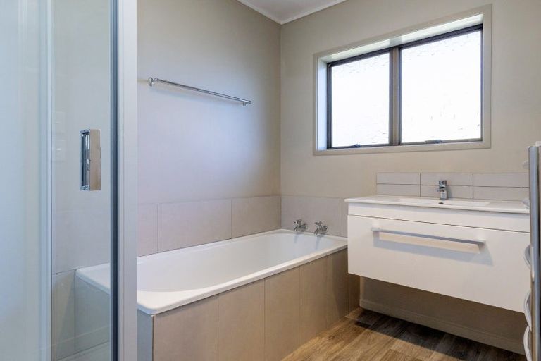 Photo of property in 7 Kathleen Place, Rainbow Point, Taupo, 3330