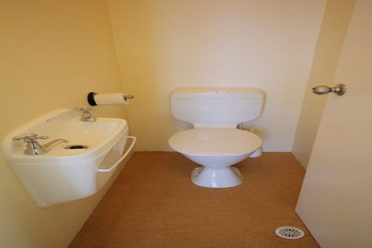 Photo of property in 4 Torrens Terrace, Mount Cook, Wellington, 6011