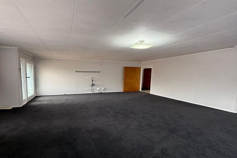 Photo of property in 101a Triangle Road, Massey, Auckland, 0614