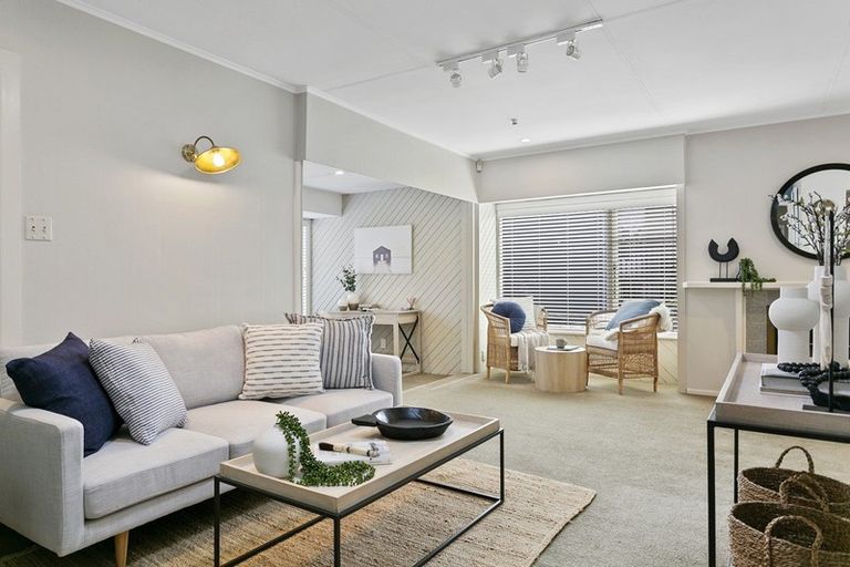Photo of property in 32 Sunset Street, Hilltop, Taupo, 3330