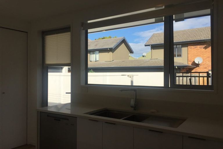 Photo of property in 4/33 Darvel Street, Riccarton, Christchurch, 8011