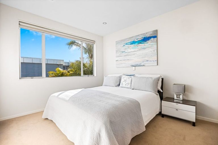 Photo of property in 127 Beach Road, Castor Bay, Auckland, 0620
