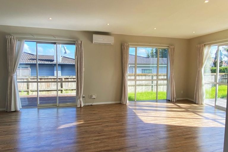 Photo of property in 12 Marsh Avenue, Forrest Hill, Auckland, 0620