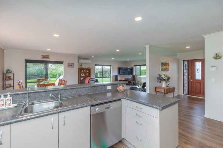 Photo of property in 66 Pohutukawa Drive, Levin, 5571