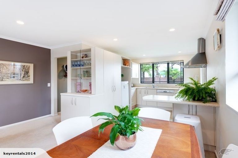 Photo of property in 2a Redwood Street, Elderslea, Upper Hutt, 5018