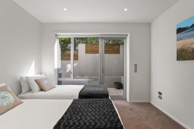 Photo of property in Lakeview Heights, 2/124 Lismore Street, Wanaka, 9305