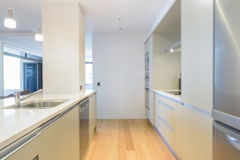 Photo of property in 5/48 Marine Parade, Mount Maunganui, 3116