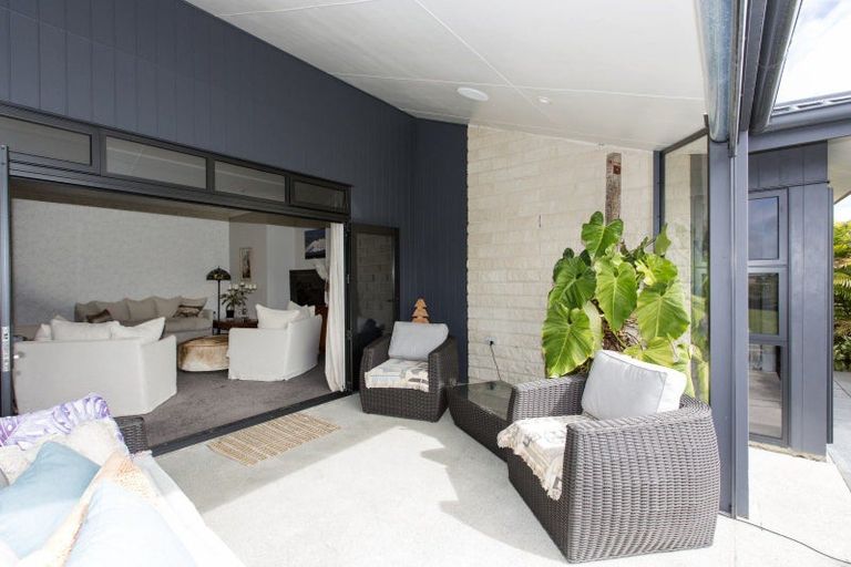 Photo of property in 36 Ripiro Drive, Baylys Beach, Dargaville, 0377