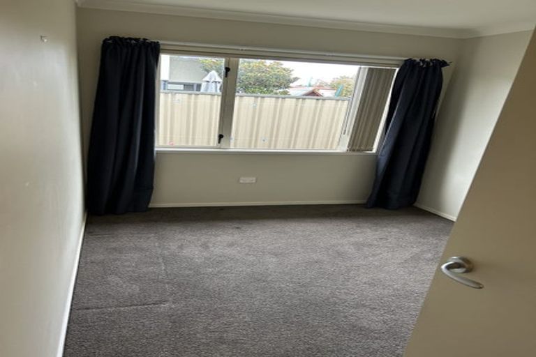 Photo of property in 18 Blythfield Place, Taradale, Napier, 4112