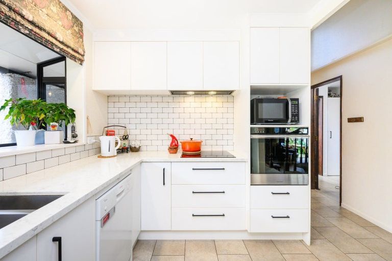 Photo of property in 19 Ashburn Lane, Awapuni, Palmerston North, 4412