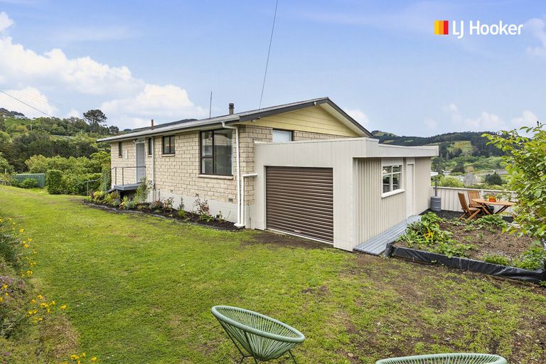 Photo of property in 19 District Road, Roseneath, Port Chalmers, 9023