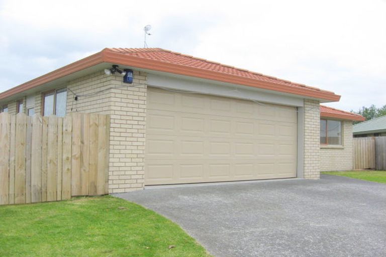 Photo of property in 12 Scotts Field Drive, Takanini, 2112